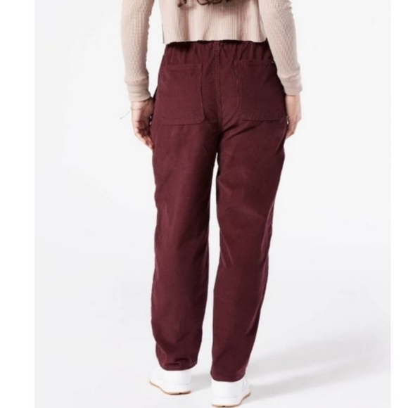 LEVI'S Denizen High-Rise Loose Taper Corduroy Pant in Burgundy - Picture 4 of 12